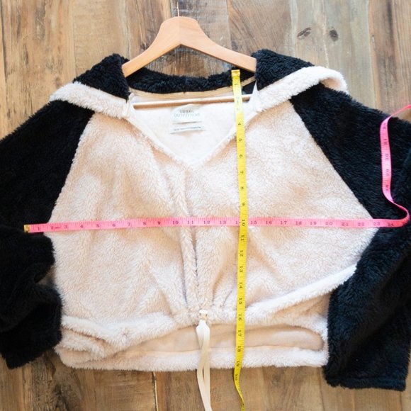 NWOT Urban Outfitters Black Cropped Slouchy Drawstring Hoodie - Picture 7 of 9